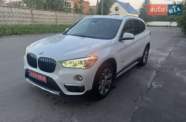 Позашляховик / Кросовер BMW X1 2017 в 