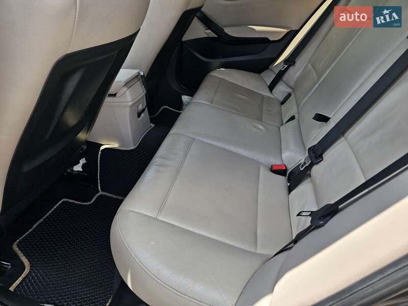 Внедорожник / Кроссовер BMW X1 2010 в Сумах