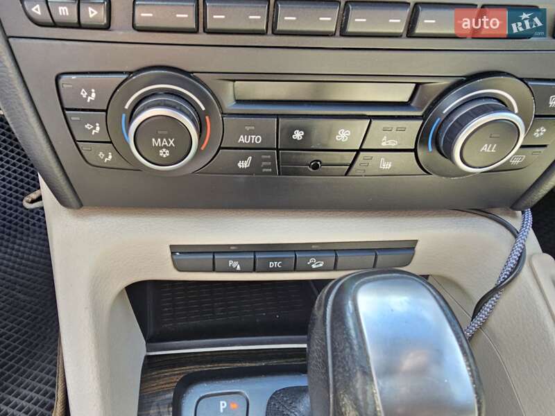 Внедорожник / Кроссовер BMW X1 2010 в Сумах