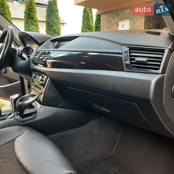 Внедорожник / Кроссовер BMW X1 2014 в Ужгороде