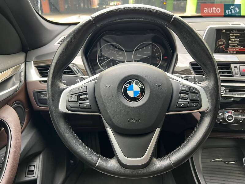 Внедорожник / Кроссовер BMW X1 2016 в Киеве