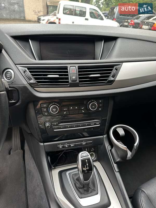 Внедорожник / Кроссовер BMW X1 2015 в Киеве