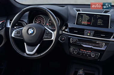 Внедорожник / Кроссовер BMW X1 2016 в 