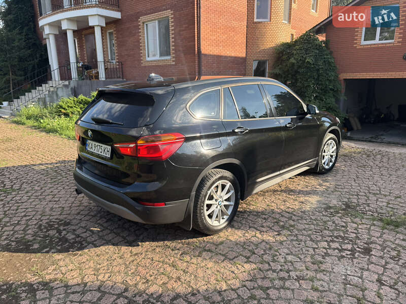 Внедорожник / Кроссовер BMW X1 2017 в Киеве