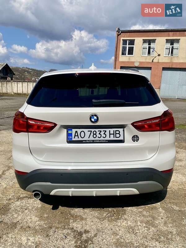 Внедорожник / Кроссовер BMW X1 2015 в Мукачево фото 3 Внедорожник / Кроссовер BMW X1 2015 в Мукачево