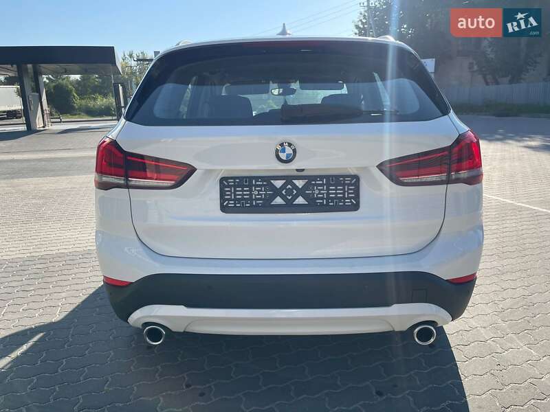 Позашляховик / Кросовер BMW X1 2021 в Ужгороді