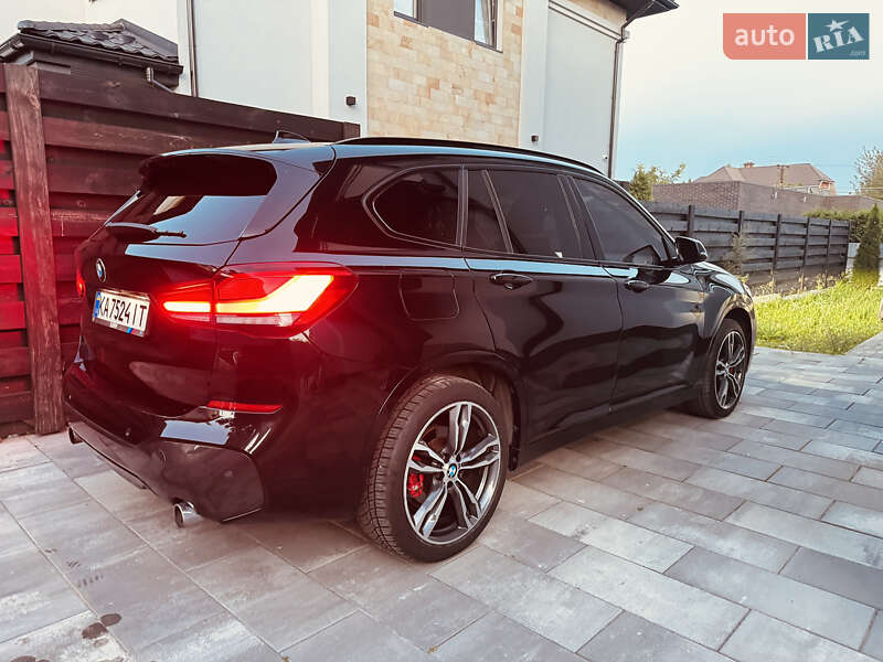 Внедорожник / Кроссовер BMW X1 2016 в Киеве