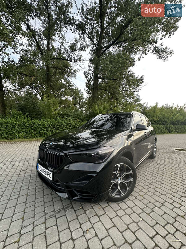 Внедорожник / Кроссовер BMW X1 2019 в Городке