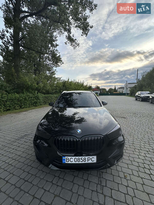 Внедорожник / Кроссовер BMW X1 2019 в Городке