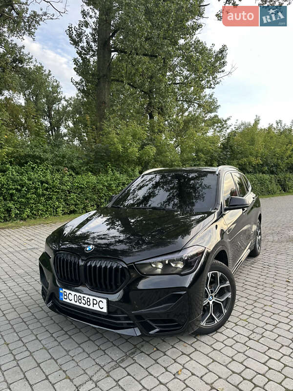 Внедорожник / Кроссовер BMW X1 2019 в Городке