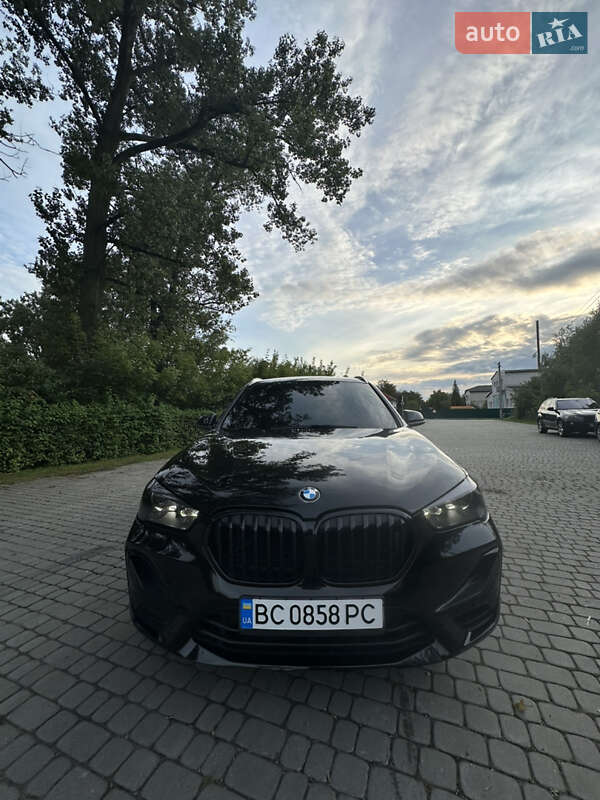 Внедорожник / Кроссовер BMW X1 2019 в Городке