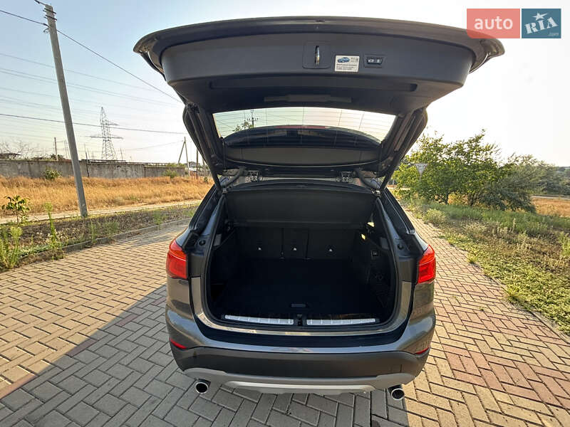 Внедорожник / Кроссовер BMW X1 2017 в Одессе