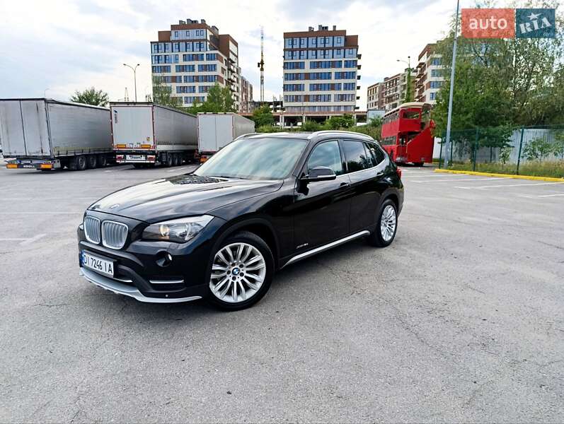 Внедорожник / Кроссовер BMW X1 2015 в Ужгороде