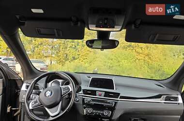 Позашляховик / Кросовер BMW X1 2018 в 