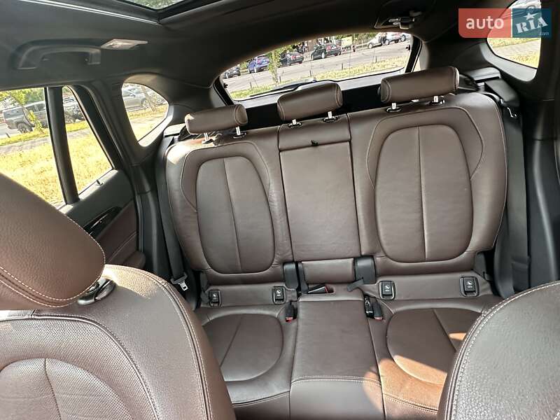 Внедорожник / Кроссовер BMW X1 2016 в Киеве