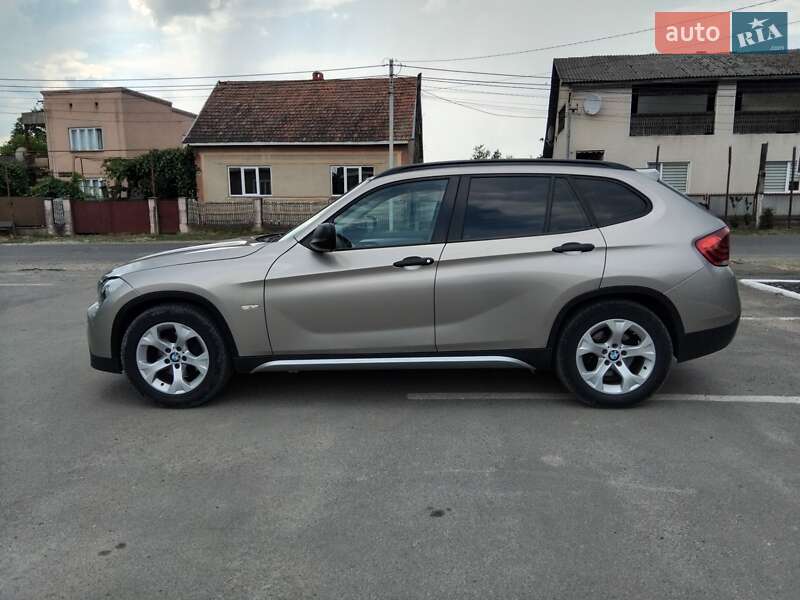 Внедорожник / Кроссовер BMW X1 2010 в Хусте