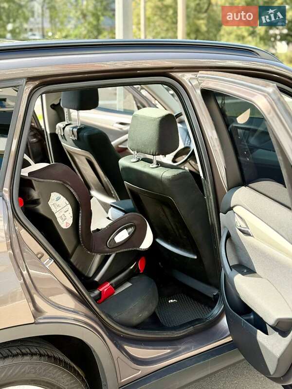 Внедорожник / Кроссовер BMW X1 2011 в Харькове