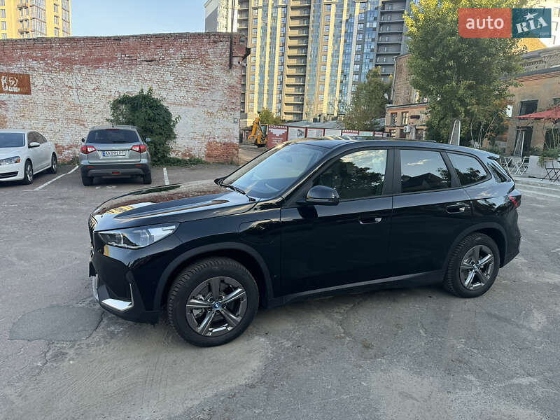 Внедорожник / Кроссовер BMW X1 2023 в Киеве