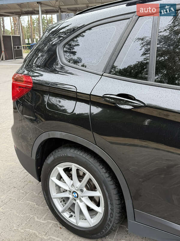 Внедорожник / Кроссовер BMW X1 2015 в Буче