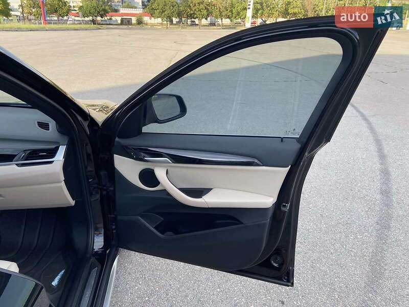 Внедорожник / Кроссовер BMW X1 2019 в Запорожье