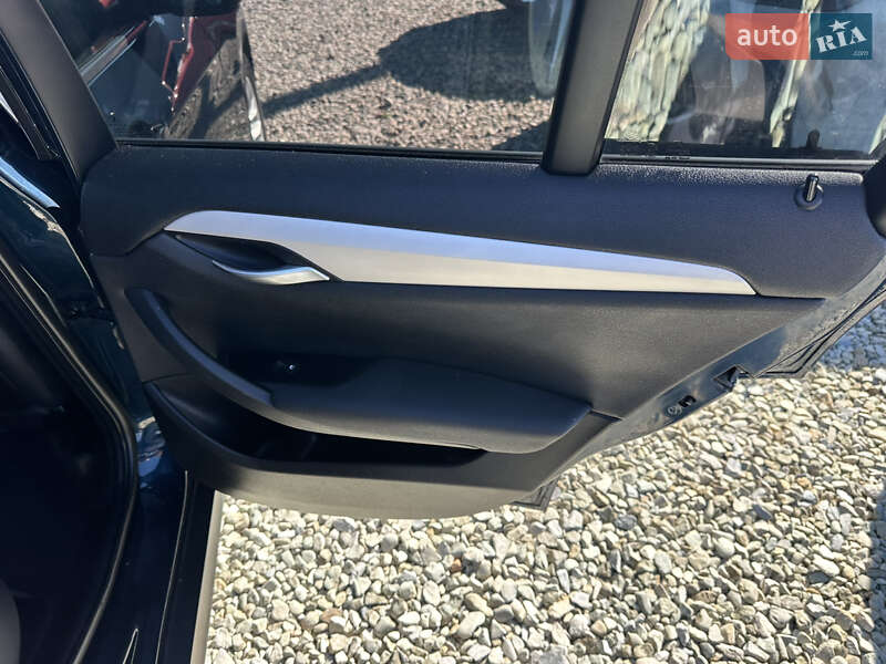 Позашляховик / Кросовер BMW X1 2015 в Івано-Франківську