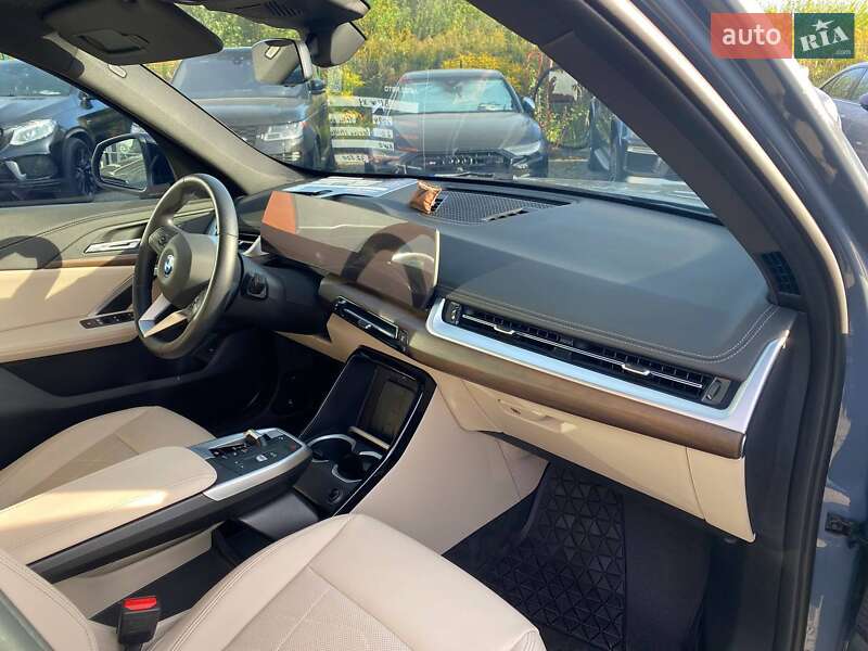 Внедорожник / Кроссовер BMW X1 2024 в Львове