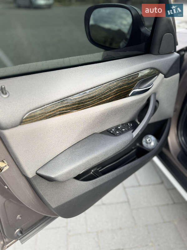 Позашляховик / Кросовер BMW X1 2011 в Хусті