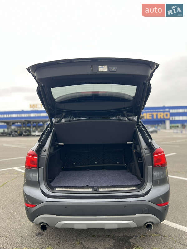 Внедорожник / Кроссовер BMW X1 2016 в Киеве