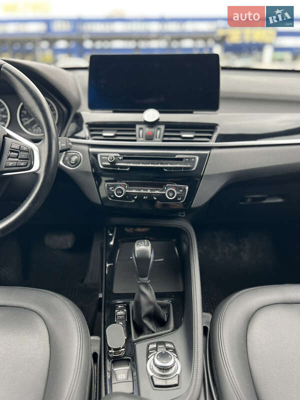 Внедорожник / Кроссовер BMW X1 2016 в Киеве