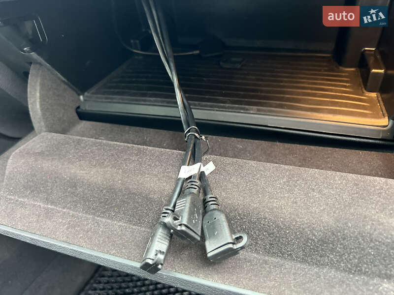 Внедорожник / Кроссовер BMW X1 2016 в Киеве