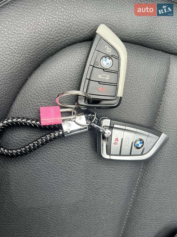 Внедорожник / Кроссовер BMW X1 2016 в Киеве