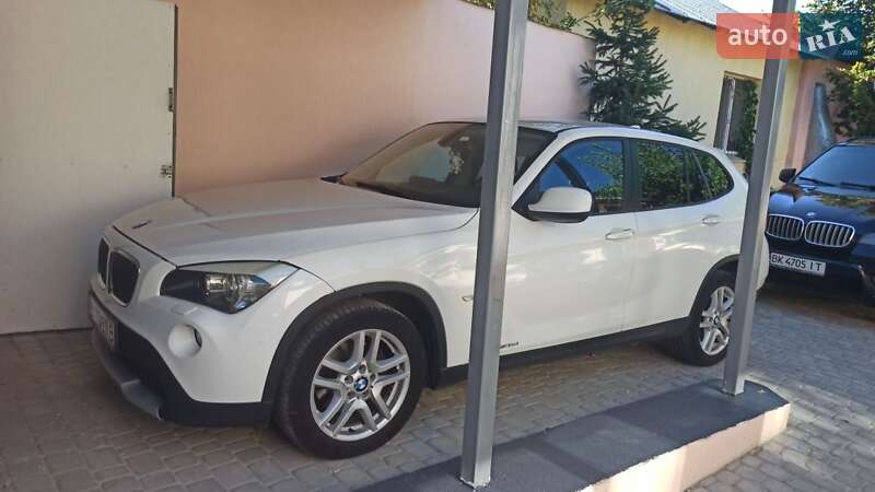 Внедорожник / Кроссовер BMW X1 2010 в Полтаве