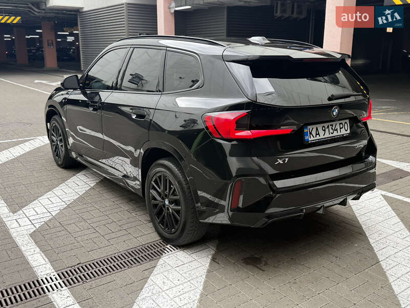 Внедорожник / Кроссовер BMW X1 2022 в Киеве
