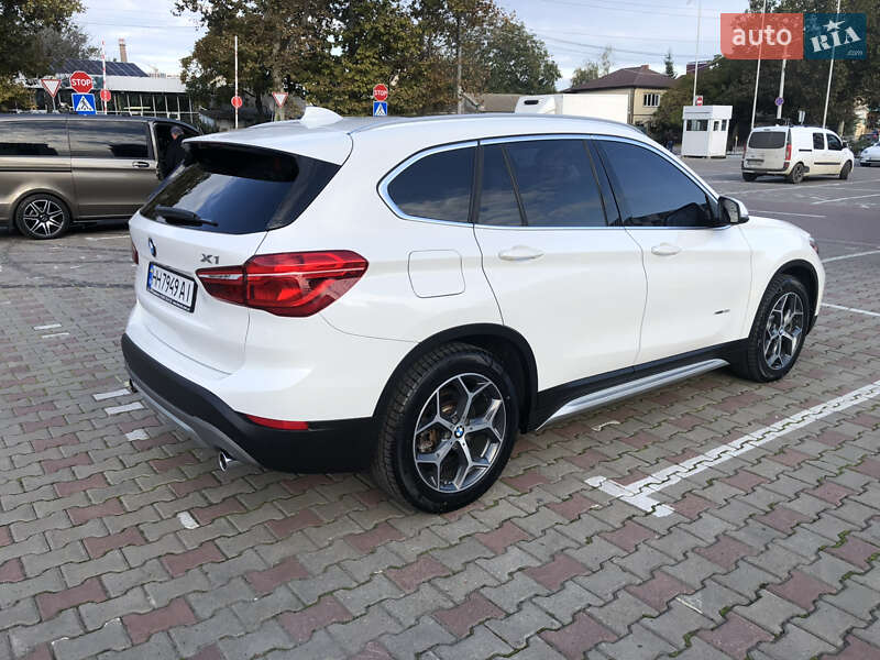 Внедорожник / Кроссовер BMW X1 2016 в Одессе