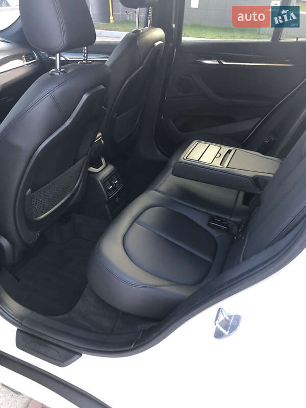Внедорожник / Кроссовер BMW X1 2016 в Одессе