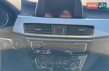Внедорожник / Кроссовер BMW X1 2015 в 