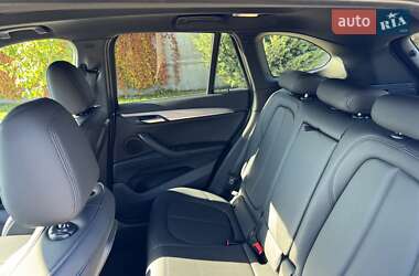 Внедорожник / Кроссовер BMW X1 2015 в 