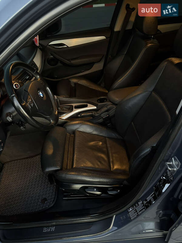 Внедорожник / Кроссовер BMW X1 2011 в Черновцах