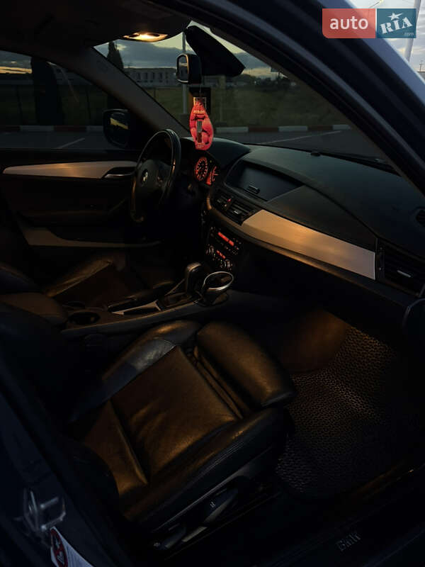 Внедорожник / Кроссовер BMW X1 2011 в Черновцах