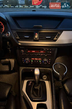 Позашляховик / Кросовер BMW X1 2011 в  фото 46 Позашляховик / Кросовер BMW X1 2011 в