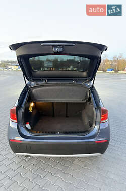 Позашляховик / Кросовер BMW X1 2011 в  фото 52 Позашляховик / Кросовер BMW X1 2011 в