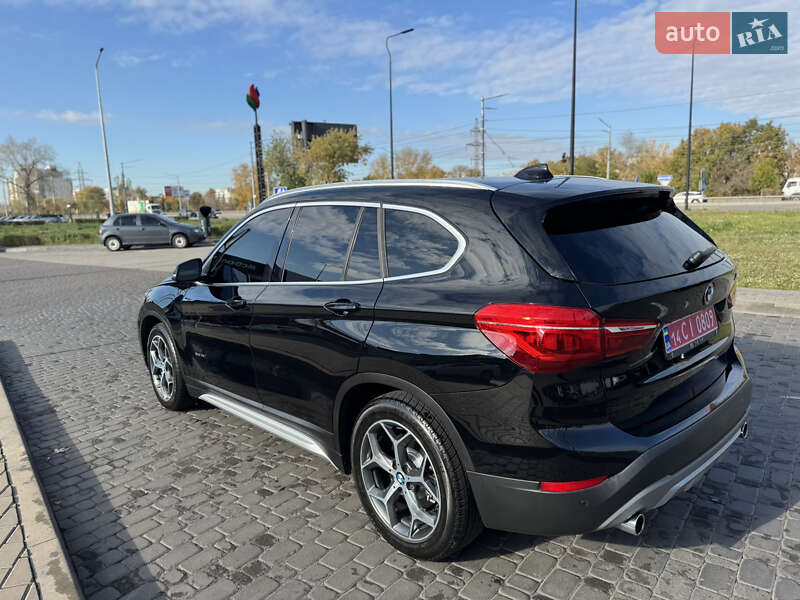 Внедорожник / Кроссовер BMW X1 2016 в Киеве