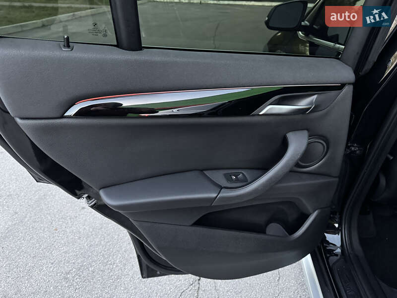 Внедорожник / Кроссовер BMW X1 2016 в Киеве