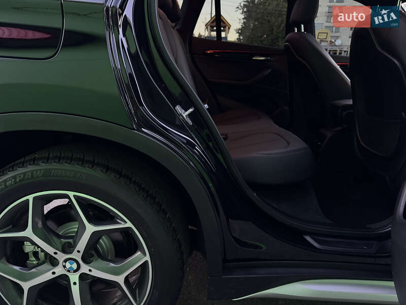 Внедорожник / Кроссовер BMW X1 2016 в Киеве