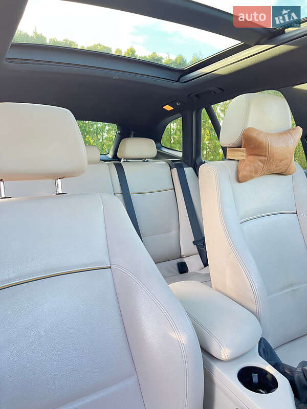 Внедорожник / Кроссовер BMW X1 2010 в Дунаевцах