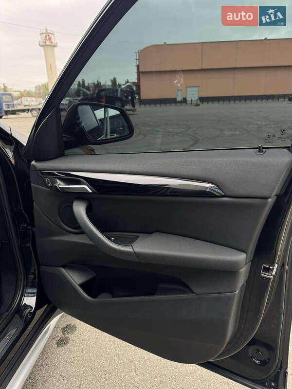 Внедорожник / Кроссовер BMW X1 2016 в Умани