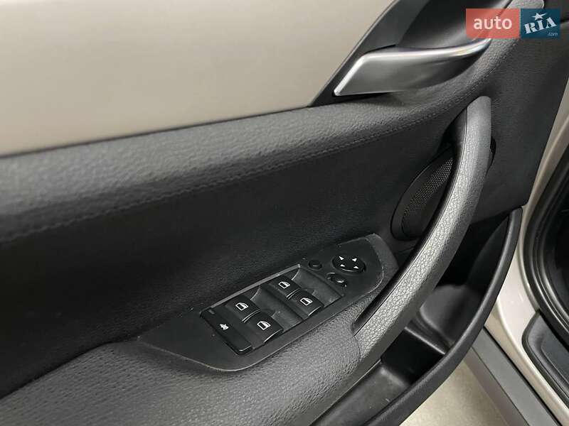 Внедорожник / Кроссовер BMW X1 2014 в Киеве