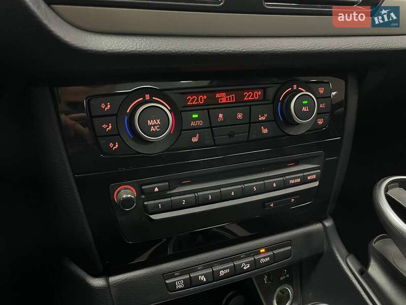 Внедорожник / Кроссовер BMW X1 2014 в Киеве