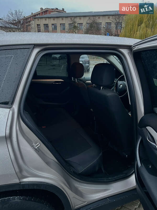 Позашляховик / Кросовер BMW X1 2011 в Чернівцях