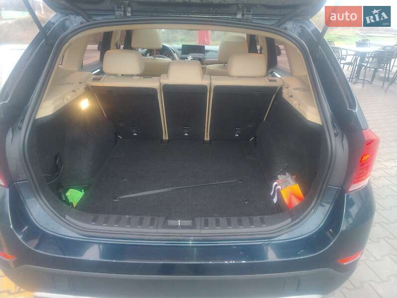 Внедорожник / Кроссовер BMW X1 2012 в Киеве